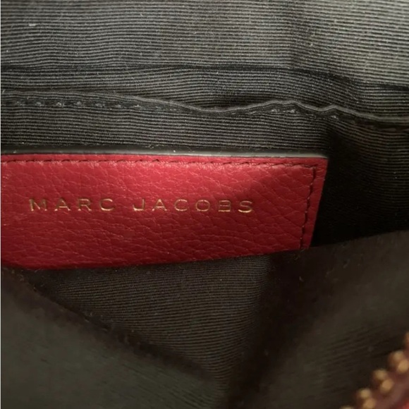 Marc Jacobs rare soft 21 crossbody bag nwot cranberry can be a clutch nwot - Picture 4 of 8